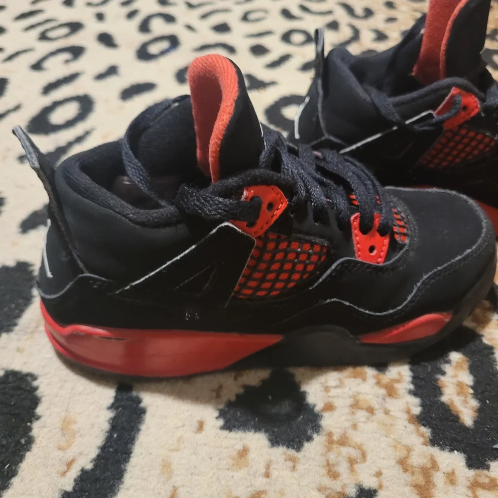 Shoes - Picture 3 of 7